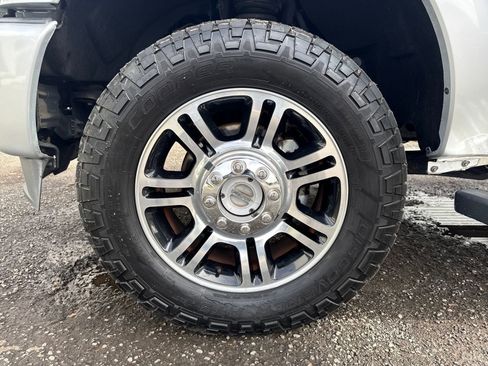 Used 2015 Ford F250 Platinum w/ FX4 Off-Road Package image 27