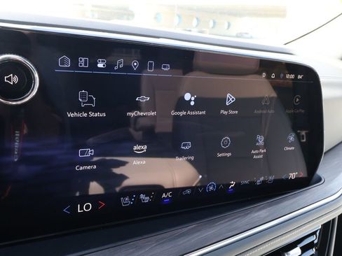 New 2025 Chevrolet Suburban Premier image 28