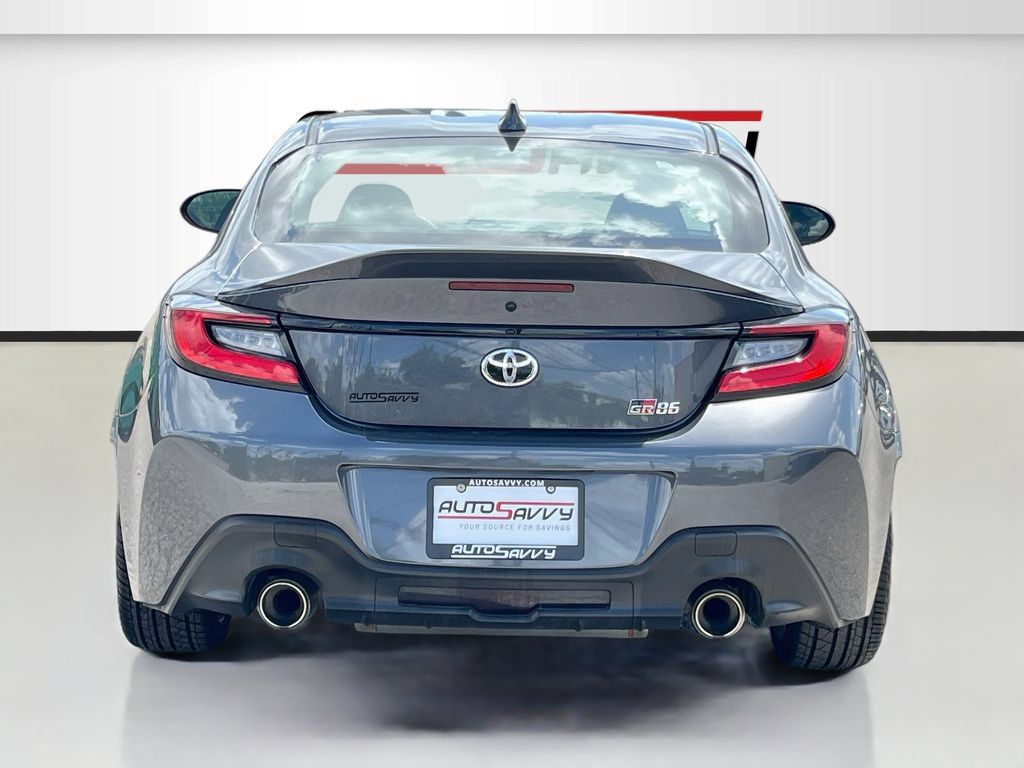 Used 2025 Toyota GR86 Premium w/ ALL Weather Mat Package (TMS) RWD image 6