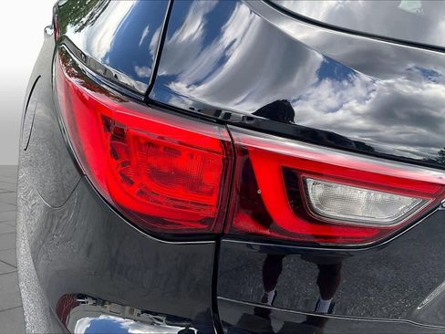 Used 2018 INFINITI QX60 Luxe w/ Deluxe Technology Package AWD/4WD image 29