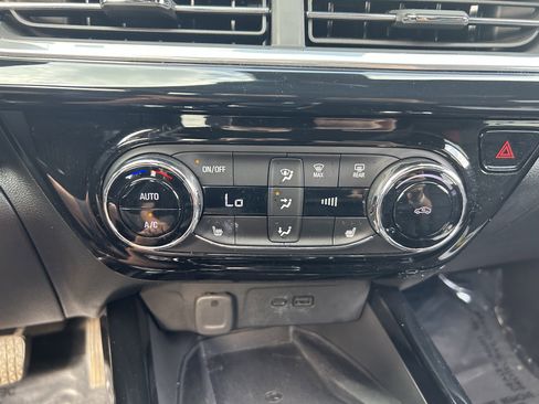 Used 2024 Chevrolet Trax RS w/ Sunroof Package image 14