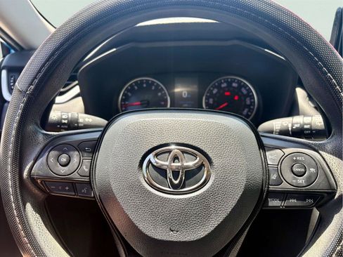 Used 2021 Toyota RAV4 XLE AWD/4WD image 14