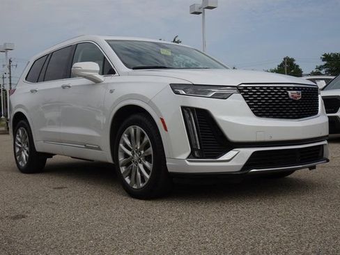 Used 2024 Cadillac XT6 Premium Luxury w/ LPO, Floor Liner Package AWD/4WD image 30