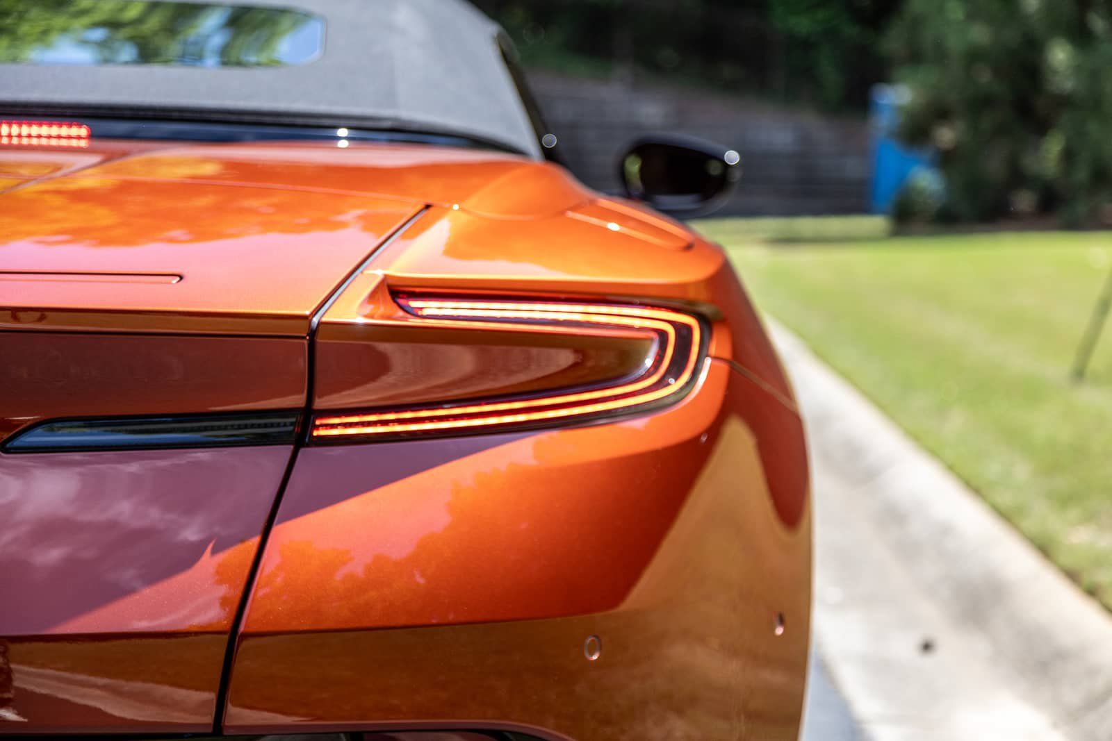 Used 2021 Aston Martin DB11 Volante RWD image 10