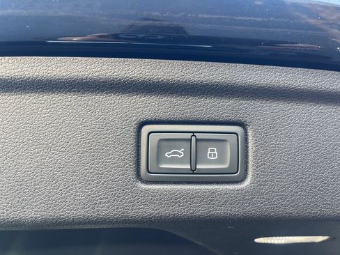 Used 2022 Audi A5 2.0T Premium image 25