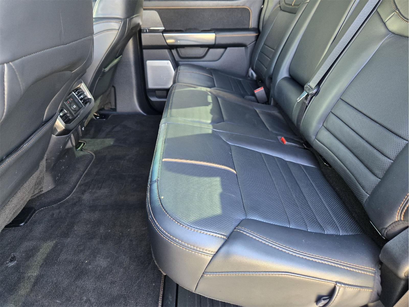 Used 2024 Ford F250 Platinum AWD/4WD image 31