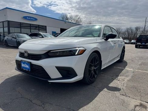 Used 2023 Honda Civic Sport image 6