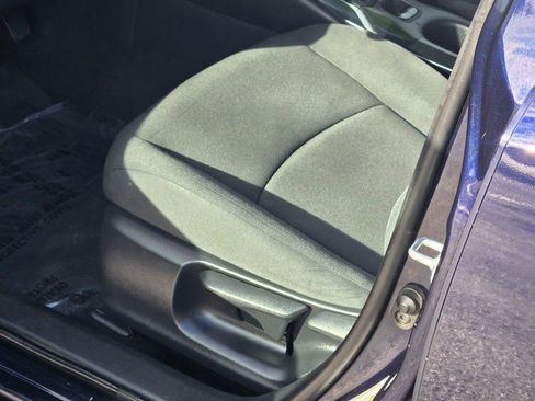 Used 2022 Toyota Corolla LE image 18