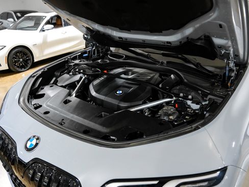 Used 2023 BMW 740i RWD image 50