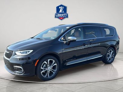 New 2026 Chrysler Pacifica Pinnacle