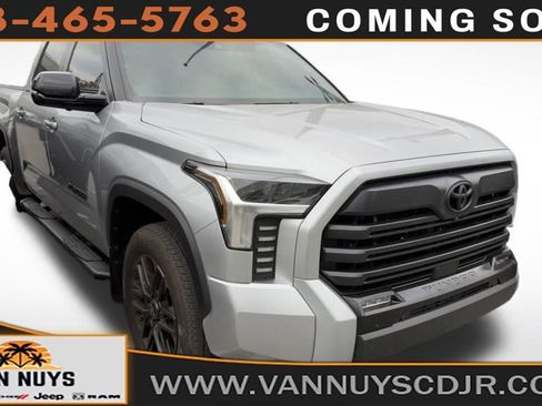 Used 2025 Toyota Tundra Limited AWD/4WD image 1