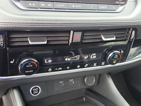 Certified 2023 Nissan Rogue SL AWD/4WD image 26