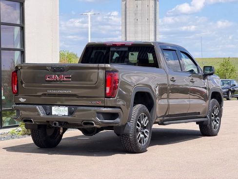 Used 2024 GMC Sierra 1500 AT4 w/ Technology Package AWD/4WD image 5
