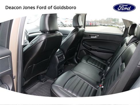 Used 2021 Ford Edge SEL w/ Convenience Package image 14