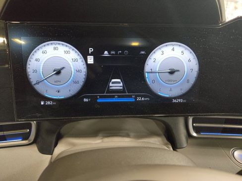 Used 2025 Hyundai Elantra SEL FWD image 23