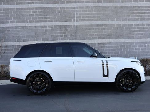 Used 2023 Land Rover Range Rover SE image 4