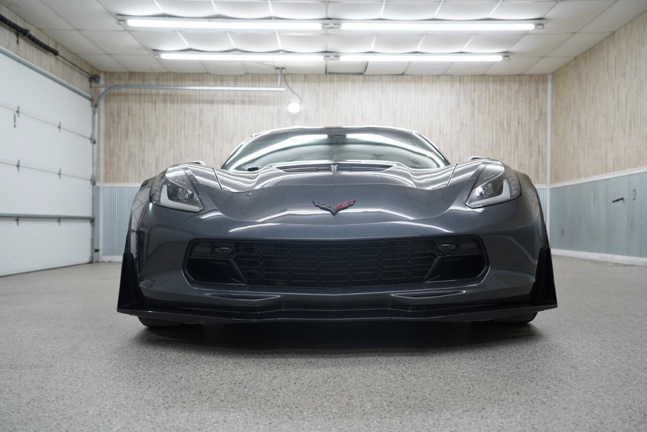Used 2017 Chevrolet Corvette Z06 w/ Z07 Performance Package RWD image 2