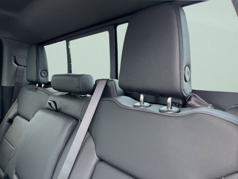 New 2026 GMC Sierra 2500 SLT w/ SLT Premium Package image 19