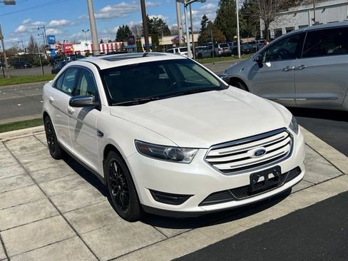 Used 2016 Ford Taurus Limited w/ Equipment Group 301A image 3