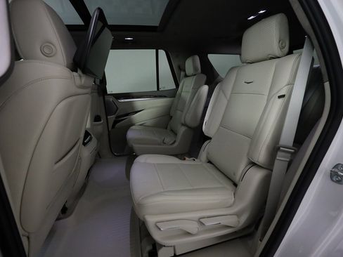 Used 2025 Cadillac Escalade Sport Platinum w/ LPO, ONYX Package image 16