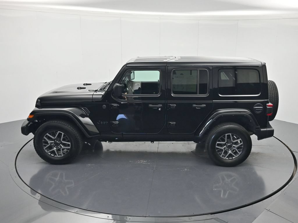 Used 2025 Jeep Wrangler Unlimited Sahara AWD/4WD image 35
