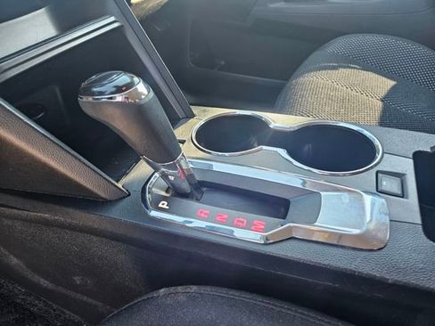 Used 2017 GMC Terrain SLE FWD image 24