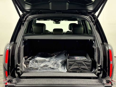 New 2025 Land Rover Range Rover SE image 25