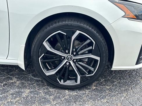 Used 2023 Nissan Altima 2.5 SR AWD/4WD image 10