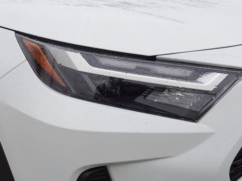 Used 2025 Toyota RAV4 XLE image 2