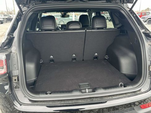 Used 2024 Jeep Compass Limited image 11