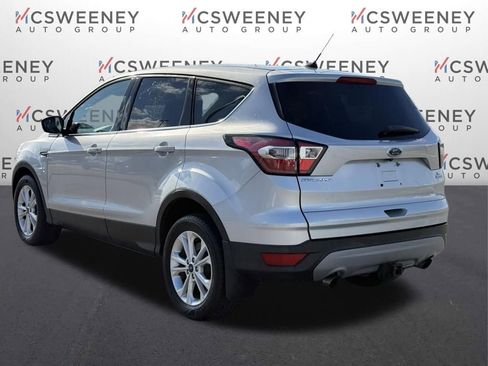 Used 2017 Ford Escape SE image 3