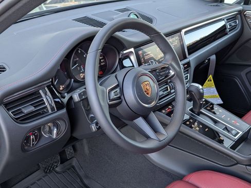 New 2026 Porsche Macan image 4
