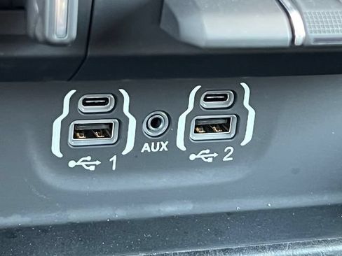 Used 2021 RAM 1500 Laramie w/ Sport Appearance Package AWD/4WD image 34