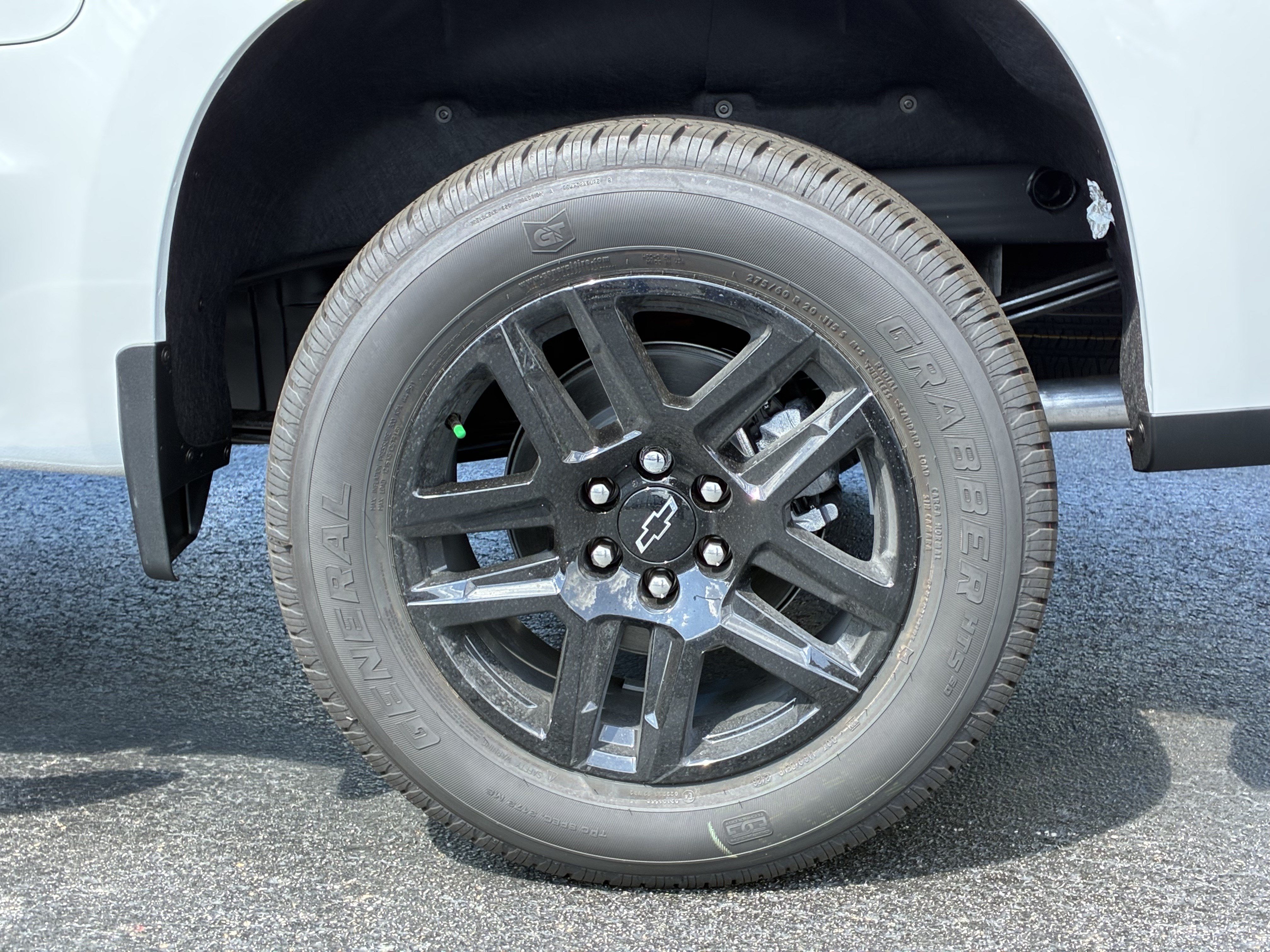 New 2026 Chevrolet Silverado 1500 RST w/ Dark Appearance Package AWD/4WD image 10