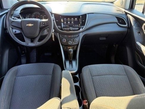 Used 2018 Chevrolet Trax LS image 11