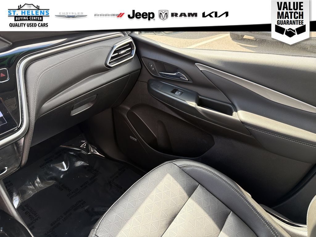 Used 2022 Chevrolet Bolt LT w/ Infotainment Package FWD image 28