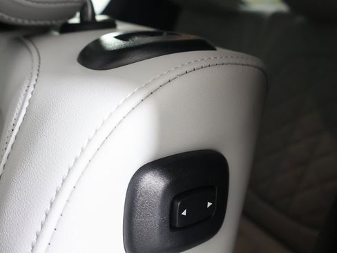 Used 2026 BMW X7 xDrive40i w/ M Sport Package image 26