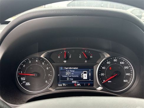 Used 2024 GMC Terrain SLE w/ Driver Convenience Package image 15