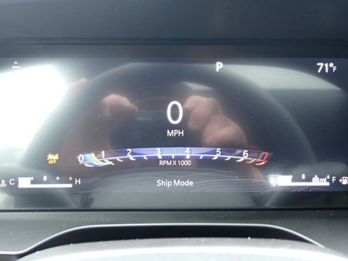 New 2025 Jeep Grand Cherokee Altitude image 21