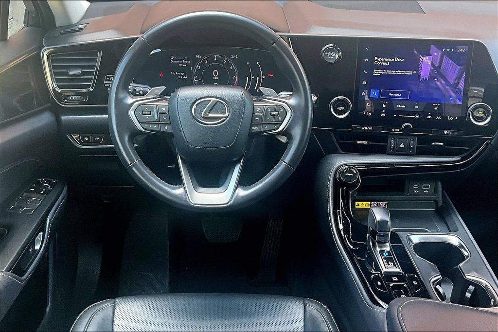 Used 2025 Lexus NX 250 FWD w/ Towing Package (2000 Lbs) image 7