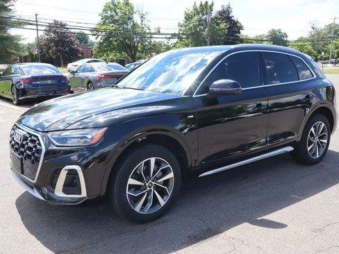 Used 2023 Audi Q5 2.0T Premium w/ Convenience Package AWD/4WD image 1