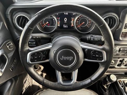 Used 2018 Jeep Wrangler Unlimited Sahara AWD/4WD image 24