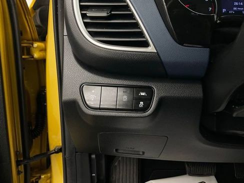 Used 2022 Kia Seltos S FWD image 14