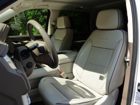 Used 2021 GMC Yukon Denali AWD/4WD image 12
