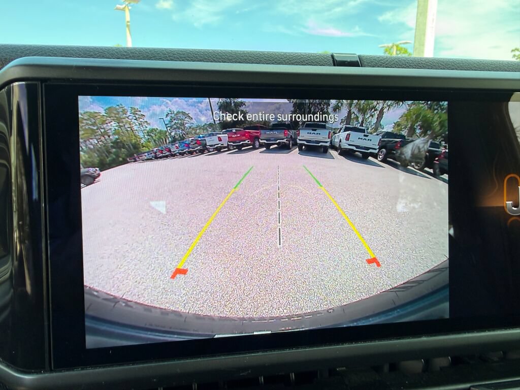 Used 2025 Jeep Wrangler Unlimited Sport AWD/4WD image 24