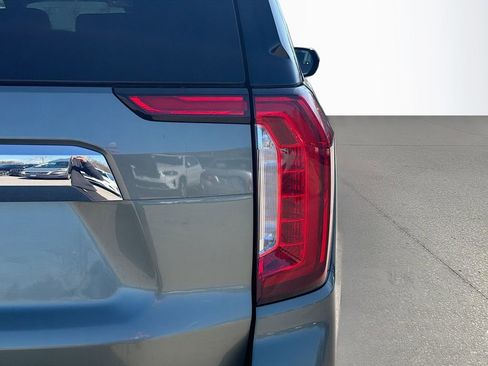 Used 2024 GMC Yukon SLT image 11