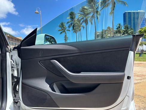 Used 2018 Tesla Model 3 Long Range RWD image 15