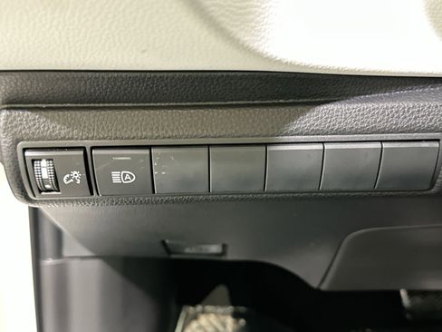Used 2023 Toyota Corolla SE image 17