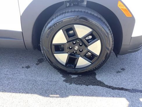 Certified 2026 Hyundai Santa Fe SE image 35