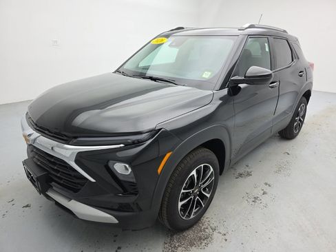Used 2026 Chevrolet TrailBlazer LT w/ Driver Confidence Package image 6